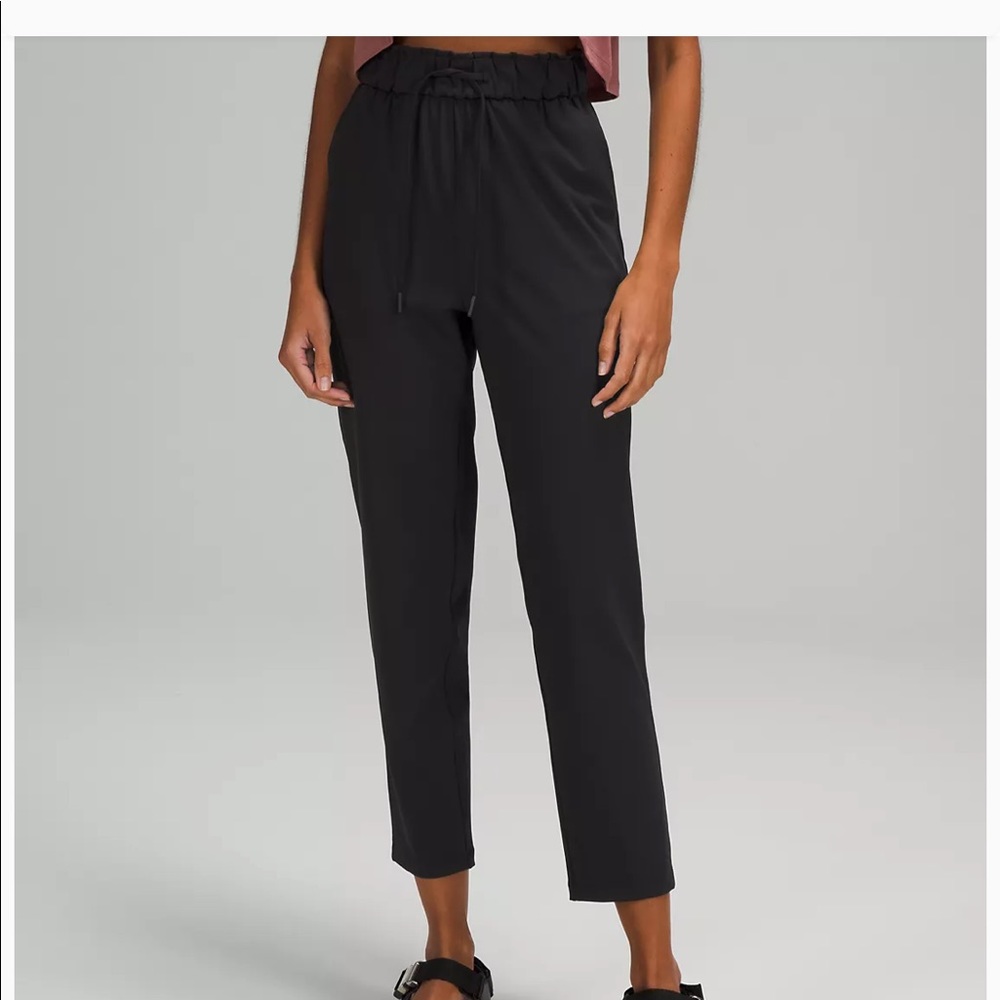 Lululemon Stretch High Rise 7/8 Pant length 25”. Size 6